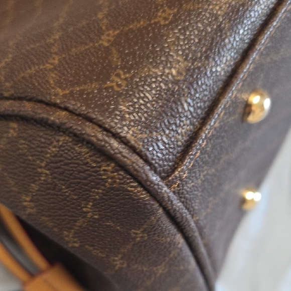 Rioni Signature East-West Shoulder Bag - Picture 11 of 16